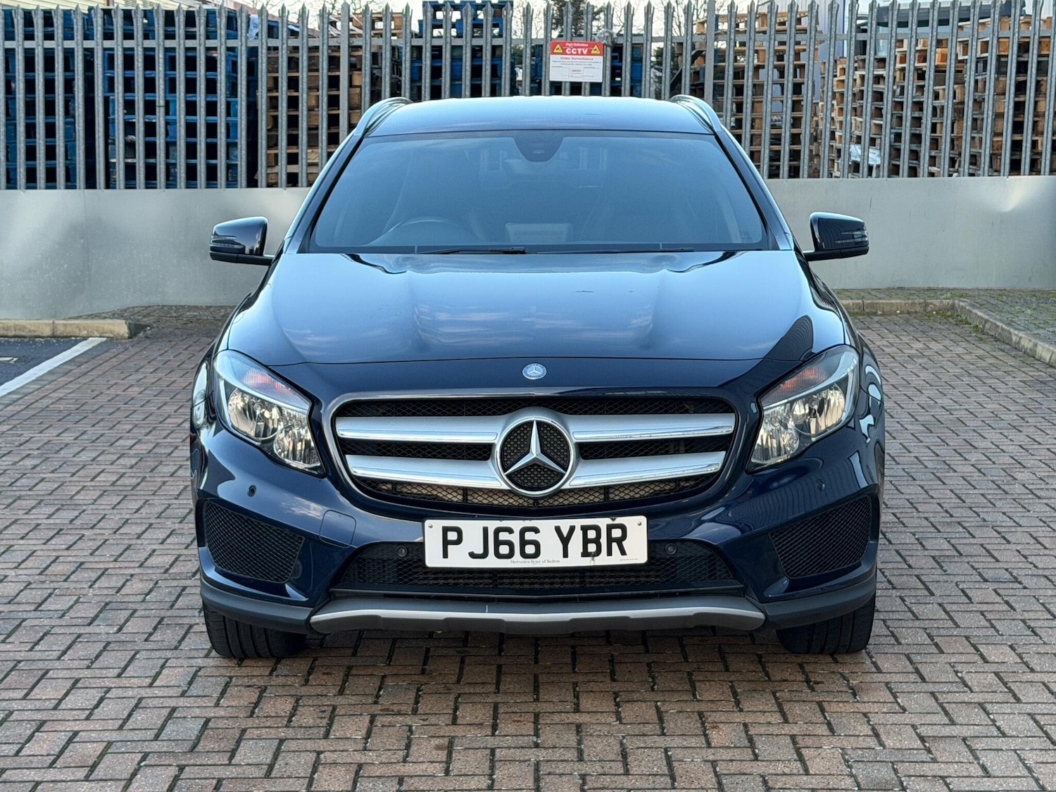 Used Mercedes-Benz GLA 2016 for sale - 76952723: Photo 2