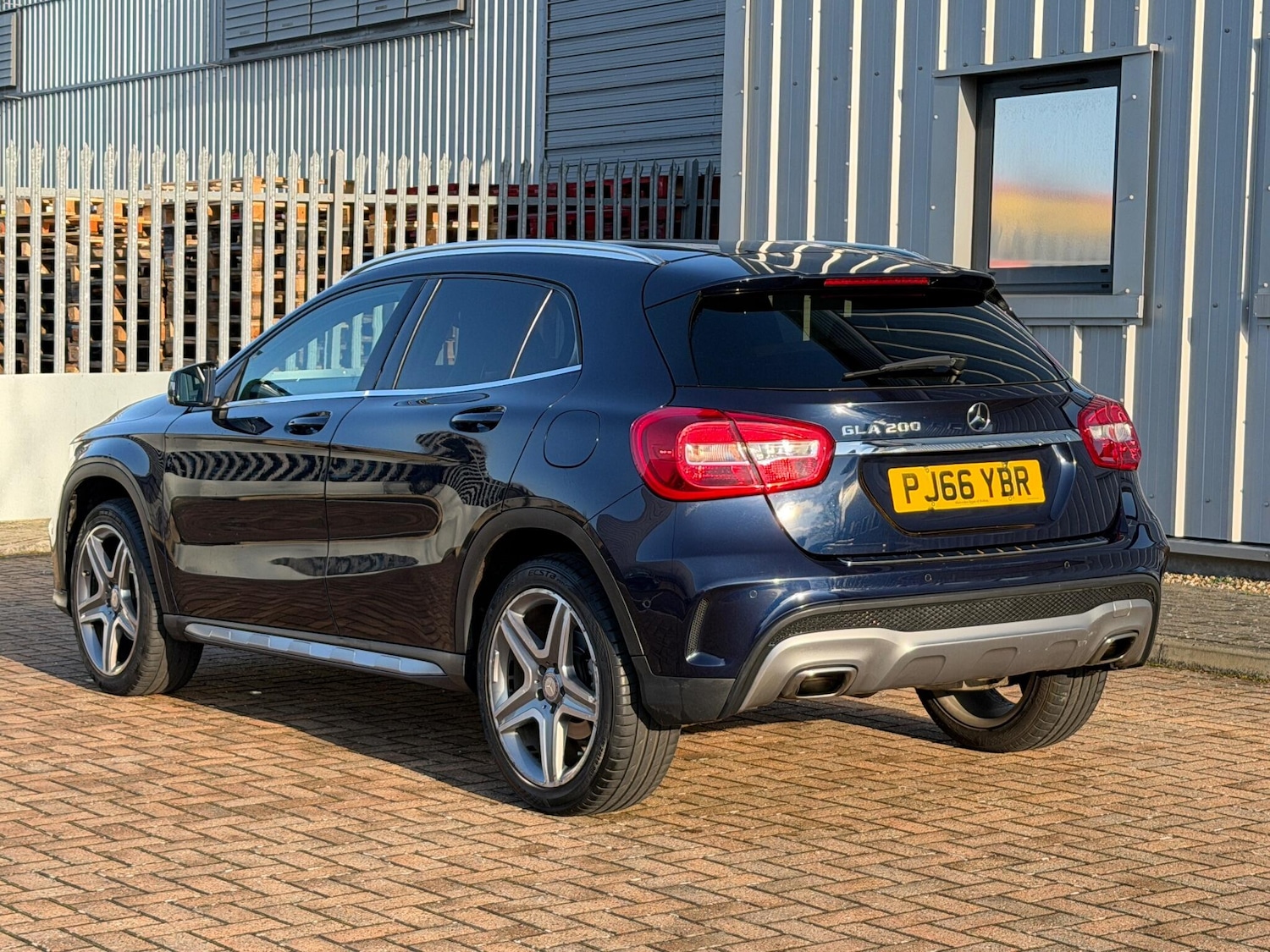 Used Mercedes-Benz GLA 2016 for sale - 76952723: Photo 3