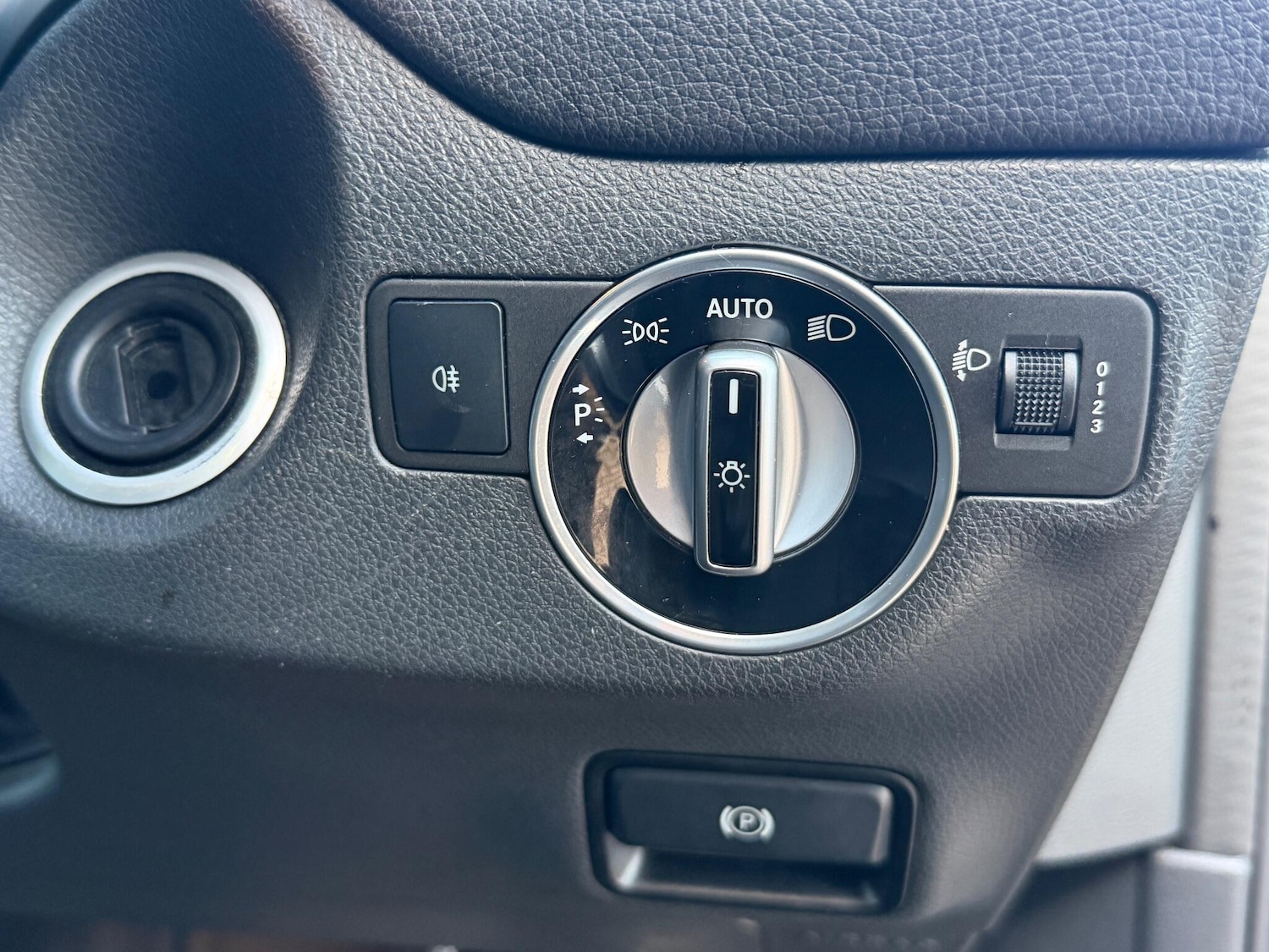 Used Mercedes-Benz GLA 2016 for sale - 76952723: Photo 31