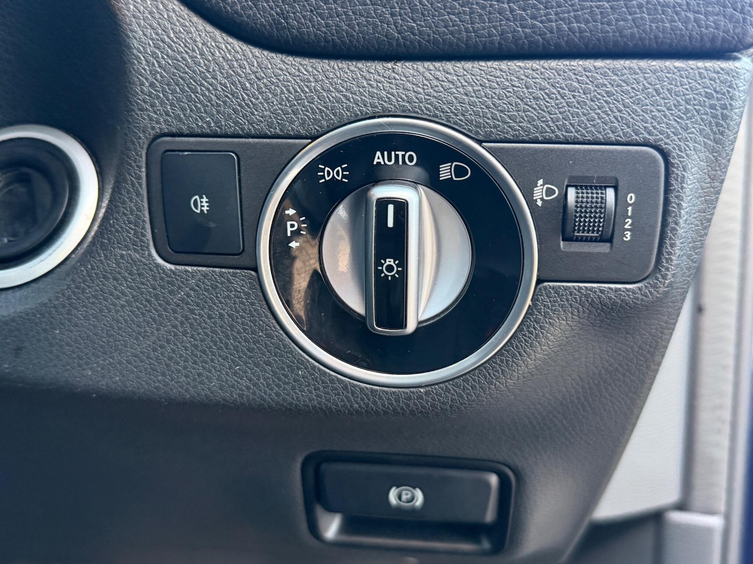 Used Mercedes-Benz GLA 2016 for sale - 76952723: Photo 32