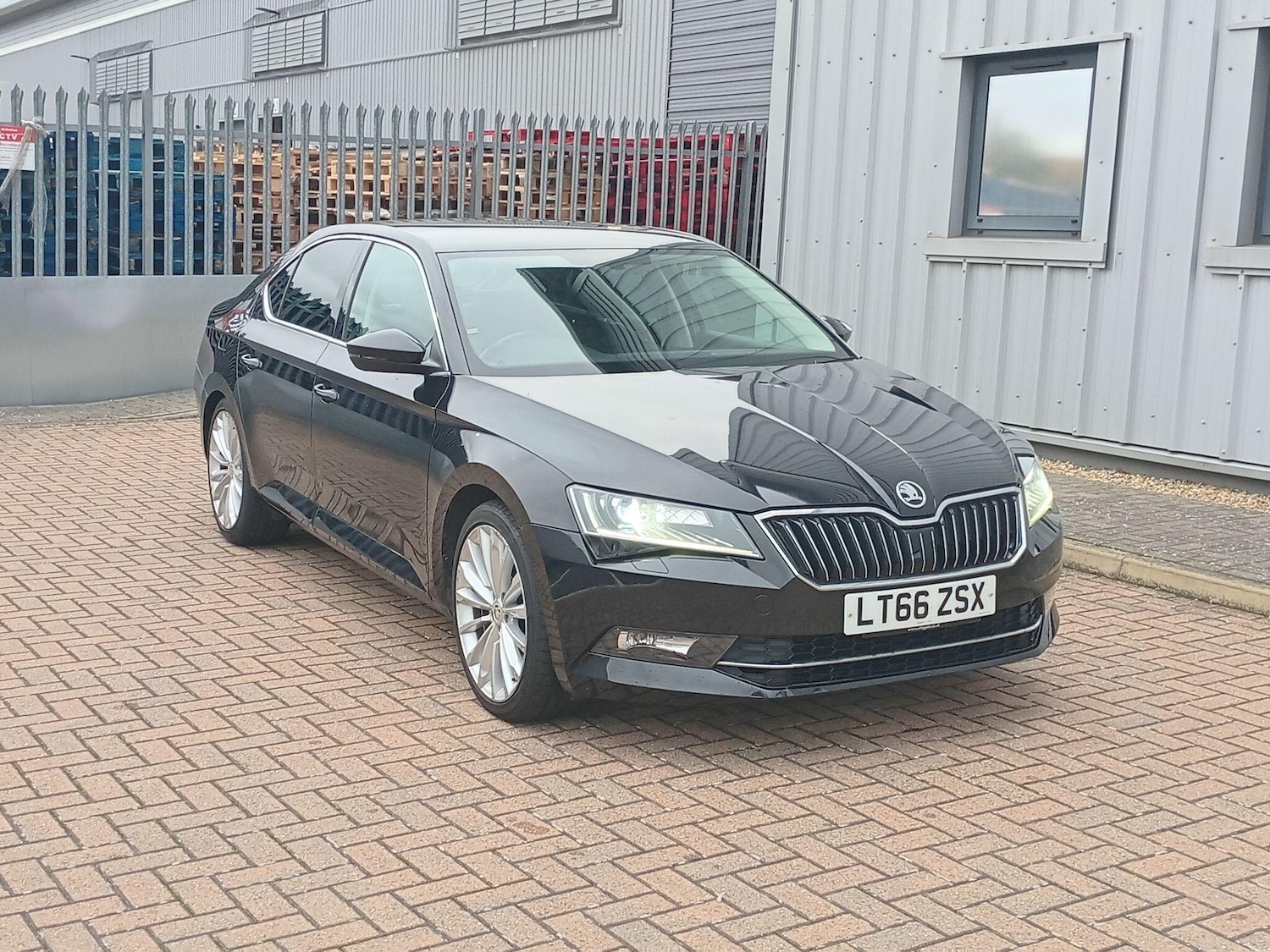 Used Skoda Superb 2016 for sale - 76295761: Photo 1