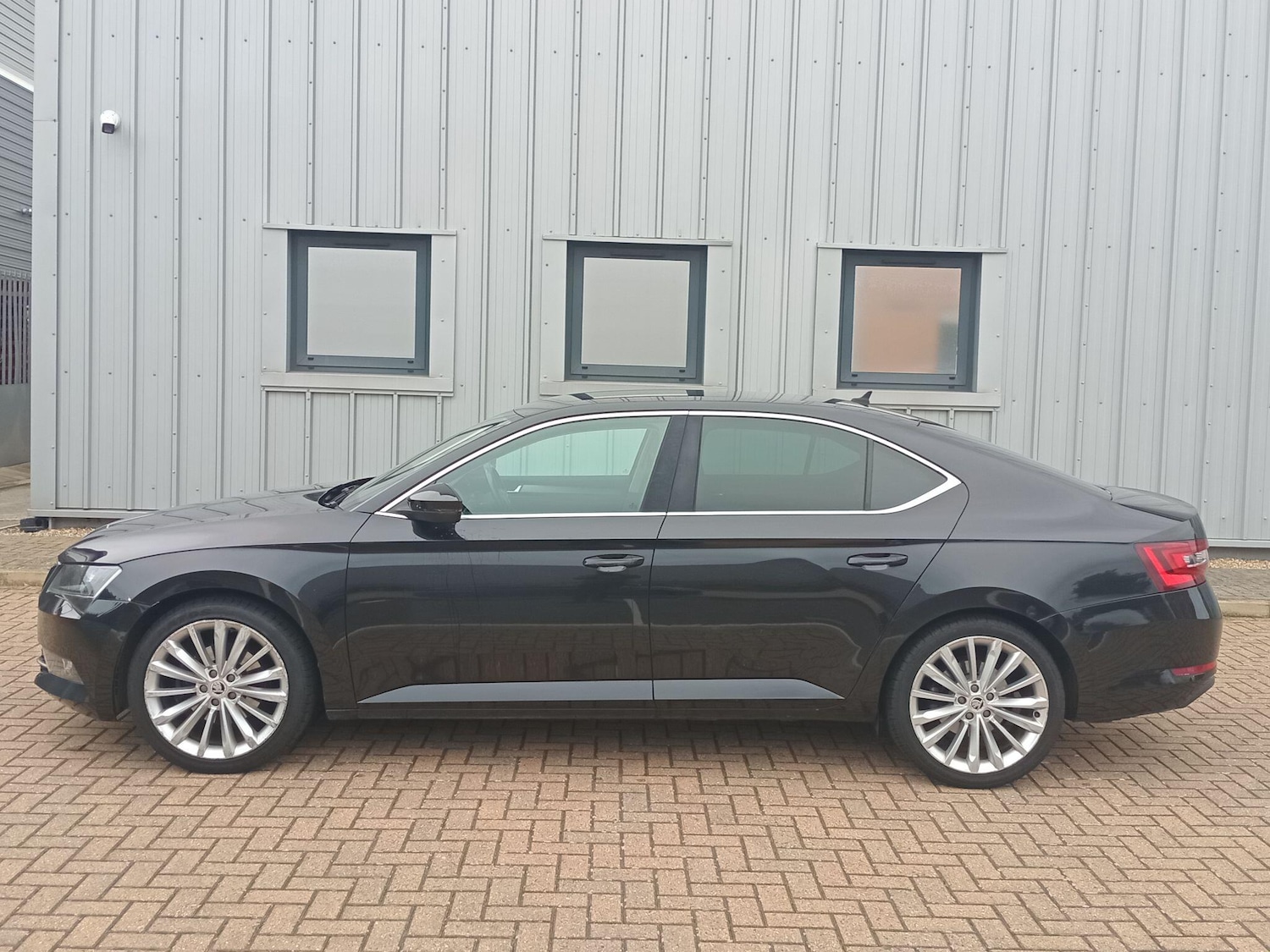 Used Skoda Superb 2016 for sale - 76295761: Photo 11