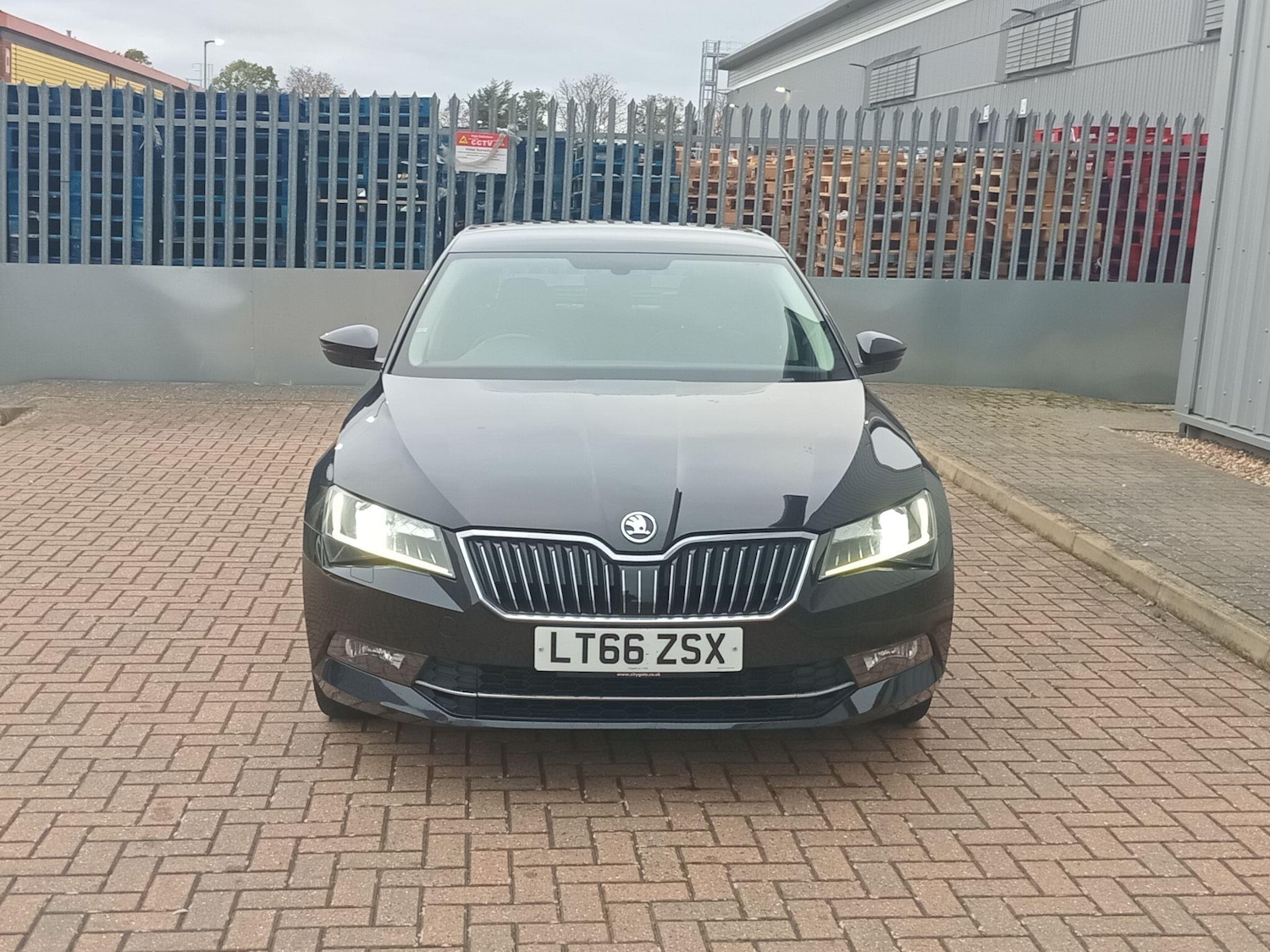 Used Skoda Superb 2016 for sale - 76295761: Photo 2