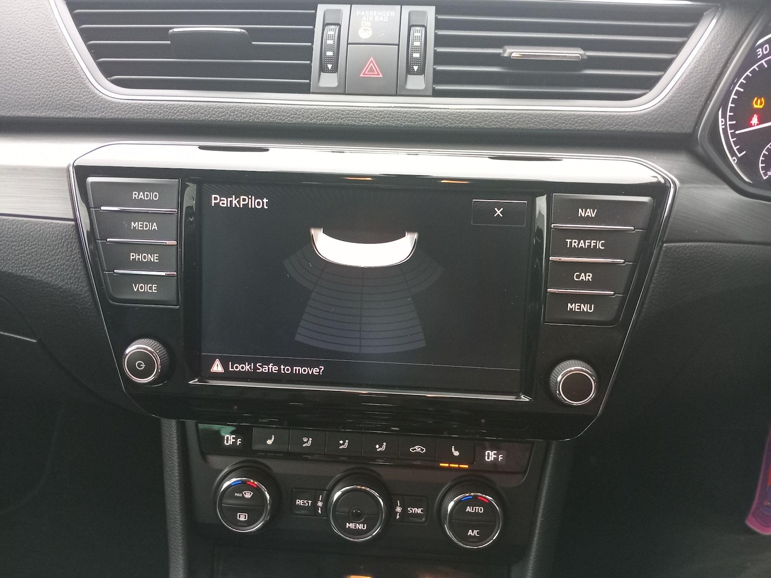 Used Skoda Superb 2016 for sale - 76295761: Photo 43