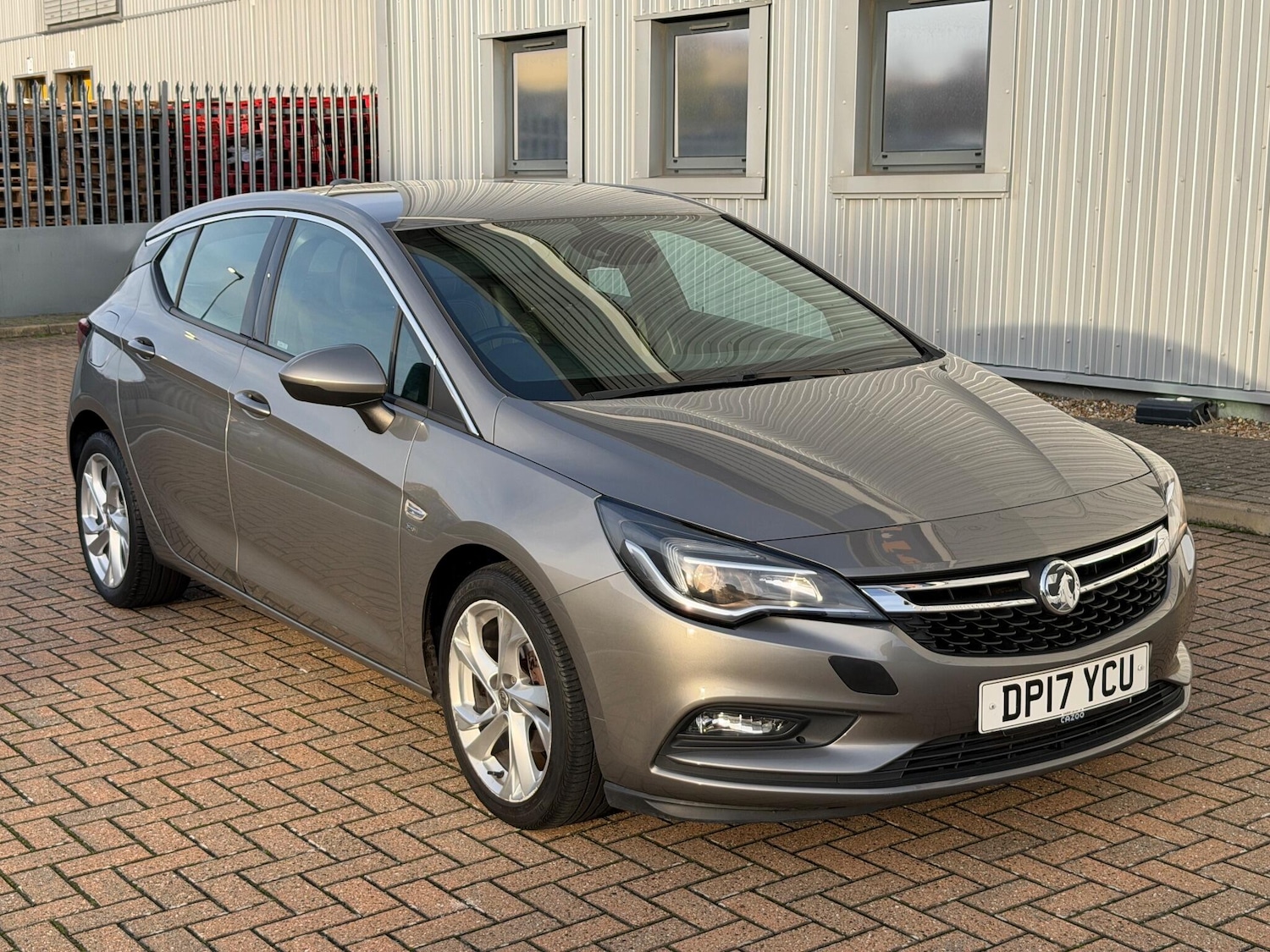 Used Vauxhall Astra 2017 for sale - 76561471: Photo 2