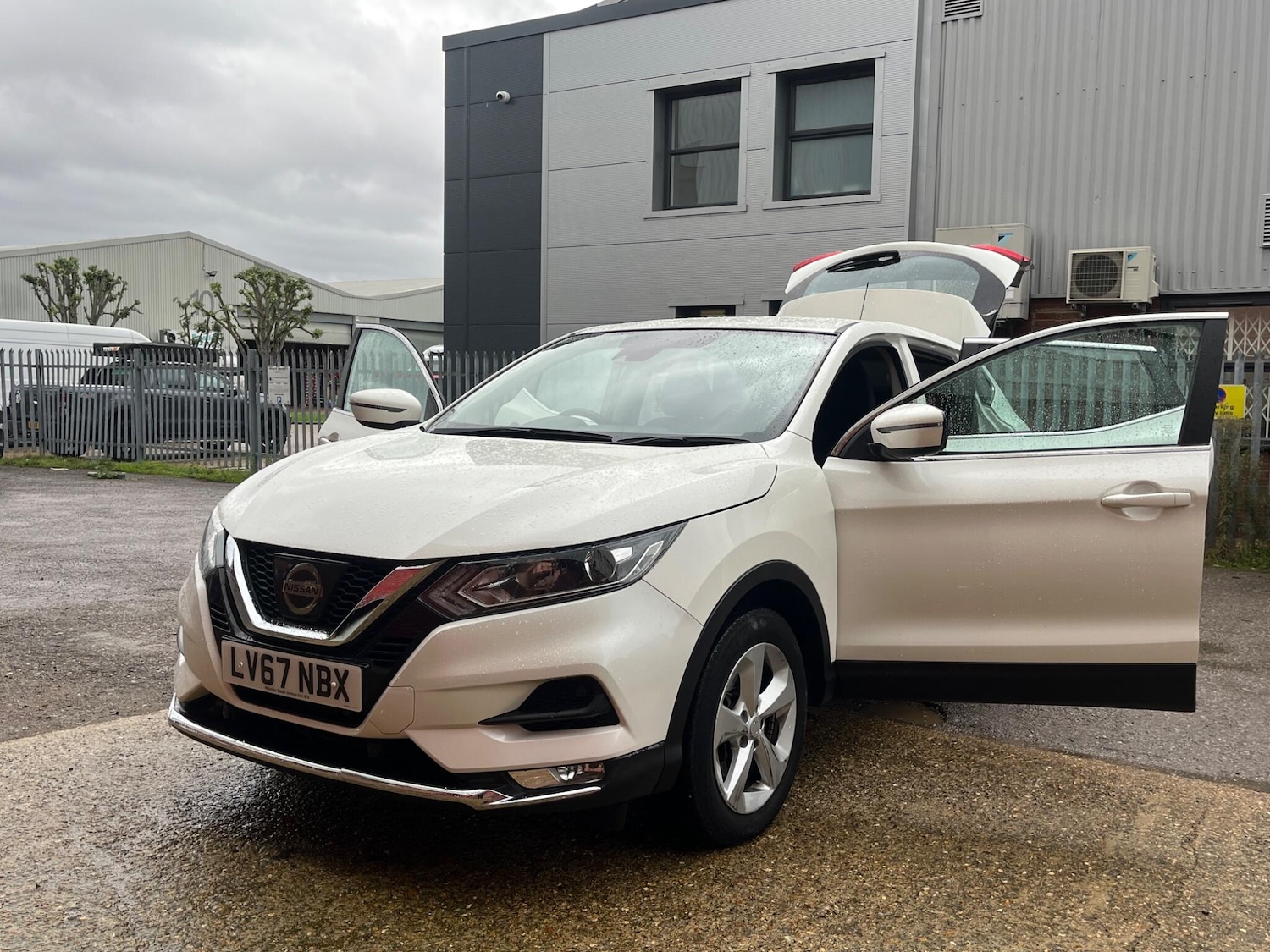 Used Nissan Qashqai 2017 for sale - 76433257: Photo 17