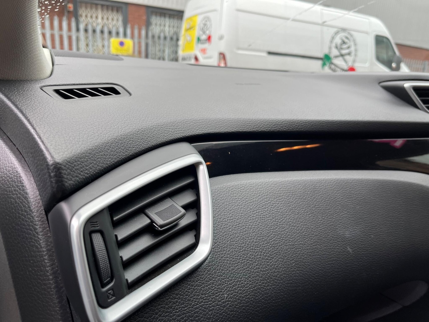 Used Nissan Qashqai 2017 for sale - 76433257: Photo 50