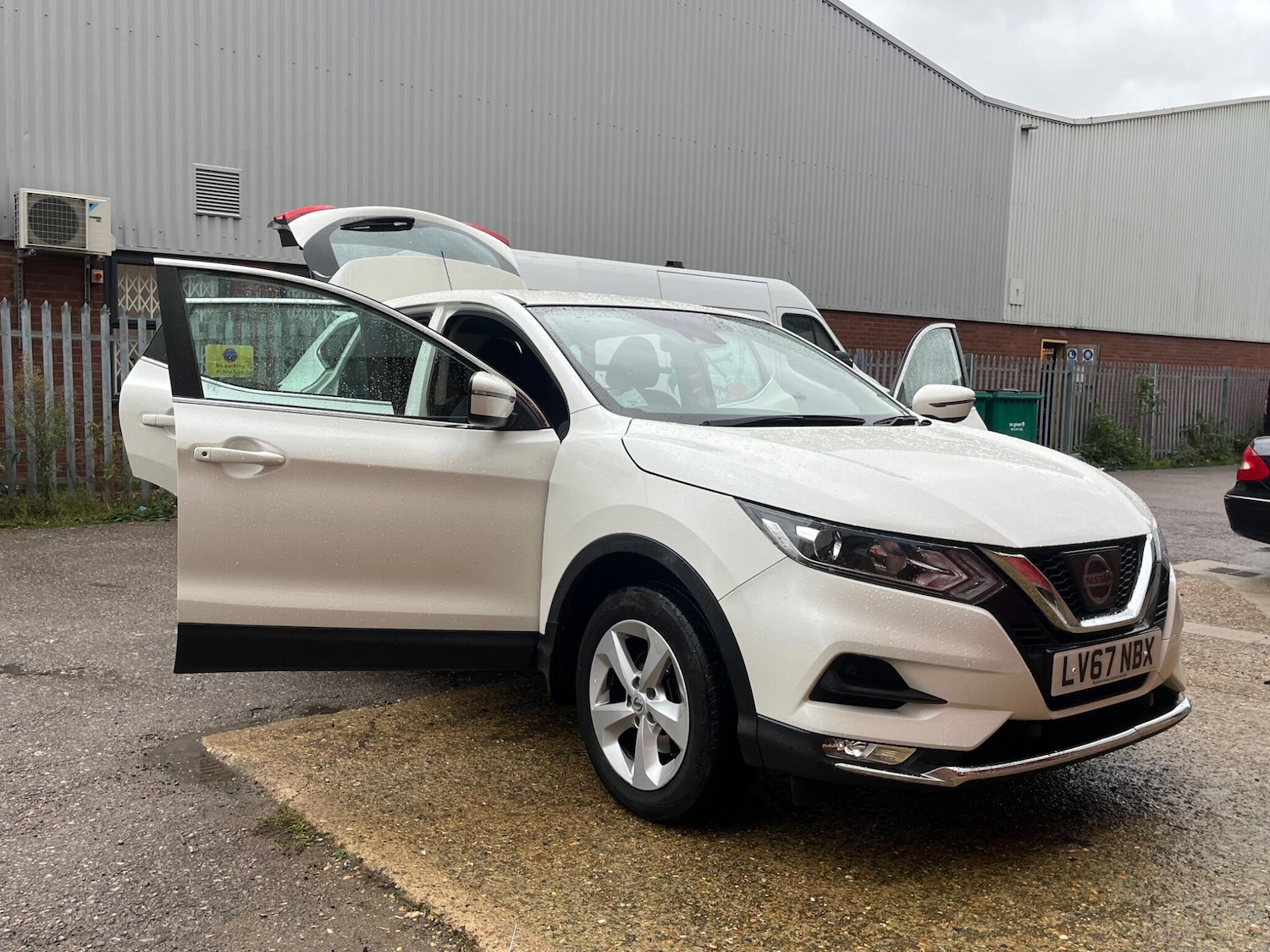 Used Nissan Qashqai 2017 for sale - 76433257: Photo 8