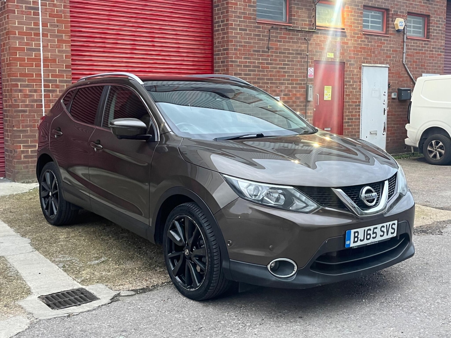Used Nissan Qashqai 2015 for sale - 76596918: Photo 2