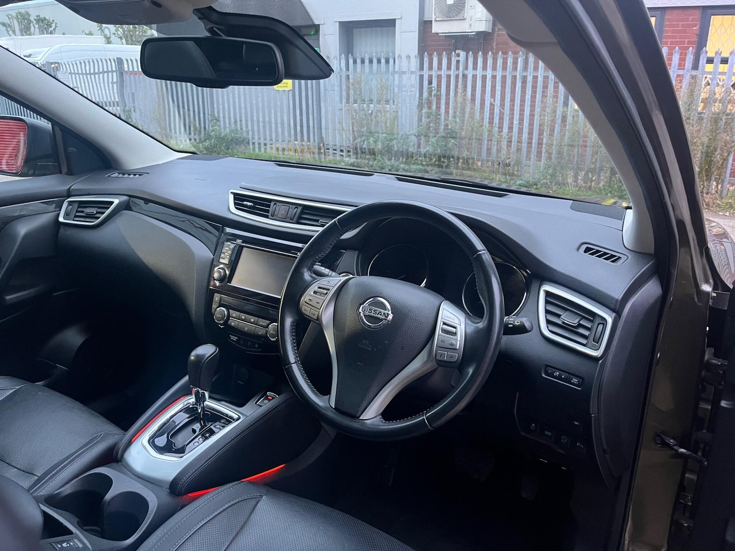 Used Nissan Qashqai 2015 for sale - 76596918: Photo 30