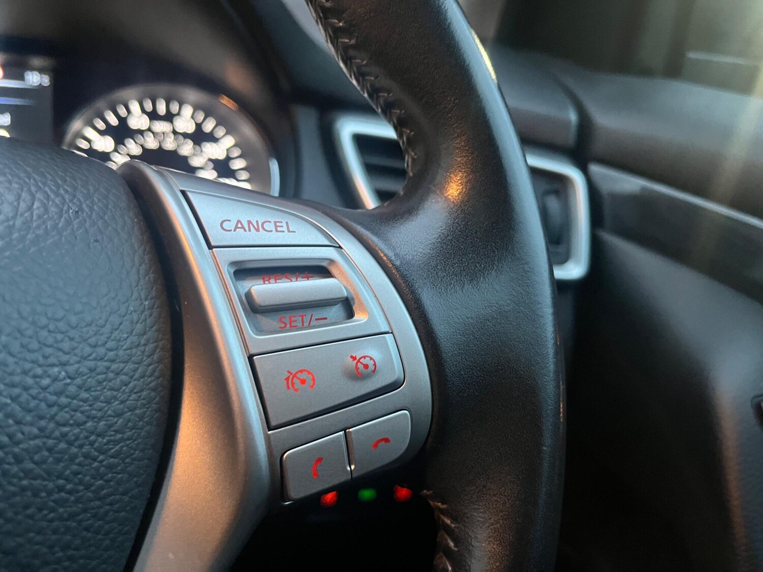 Used Nissan Qashqai 2015 for sale - 76596918: Photo 50