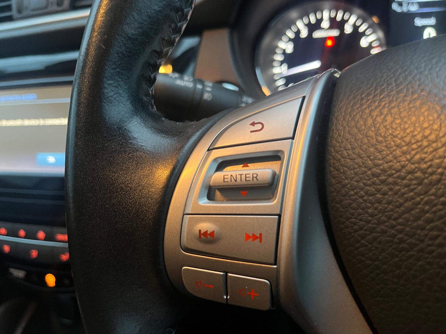 Used Nissan Qashqai 2015 for sale - 76596918: Photo 51