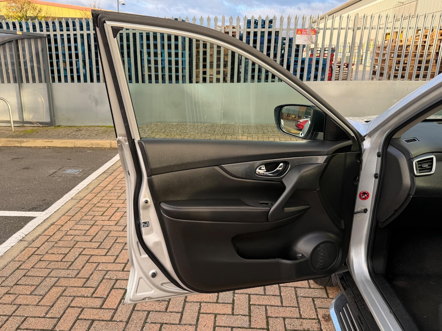 Used Nissan X-Trail 2015 for sale - 76633089: Photo 36