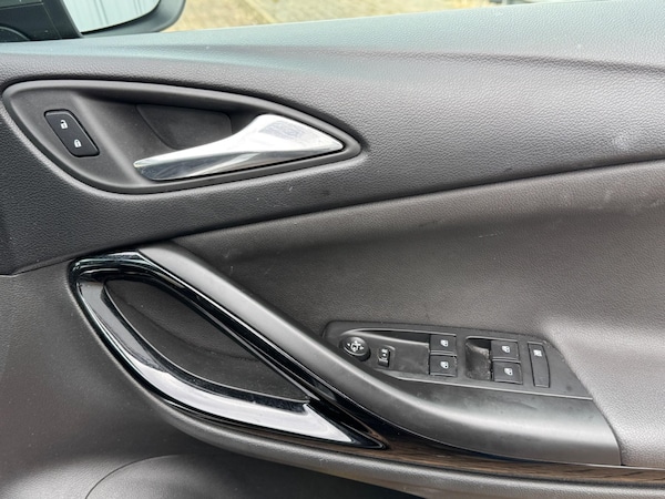 Used Vauxhall Astra 2017 for sale - 75071191: Photo 36