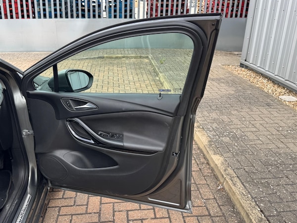 Used Vauxhall Astra 2017 for sale - 75071191: Photo 37