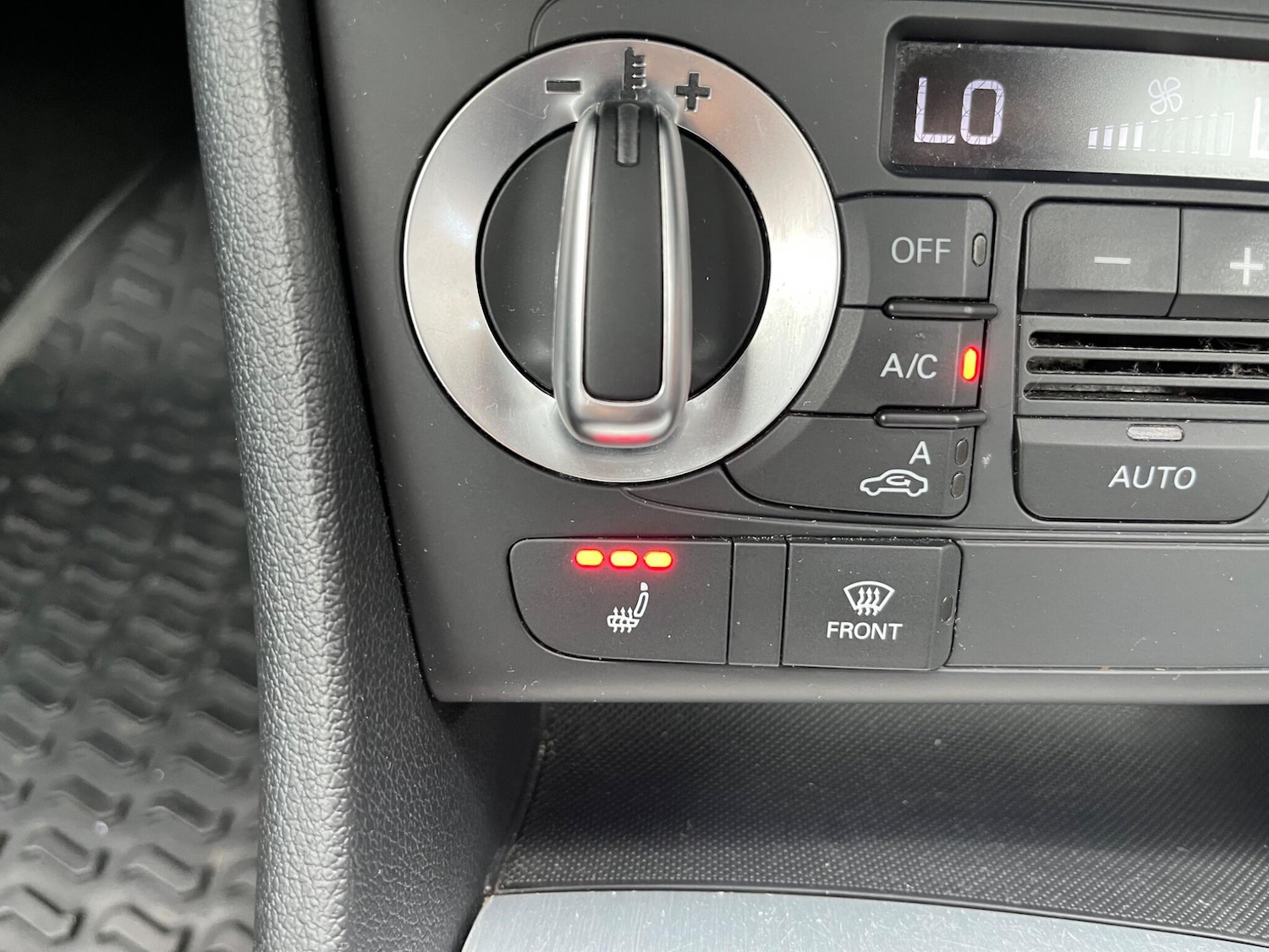 Used Audi Q3 2013 for sale - 78185110: Photo 44