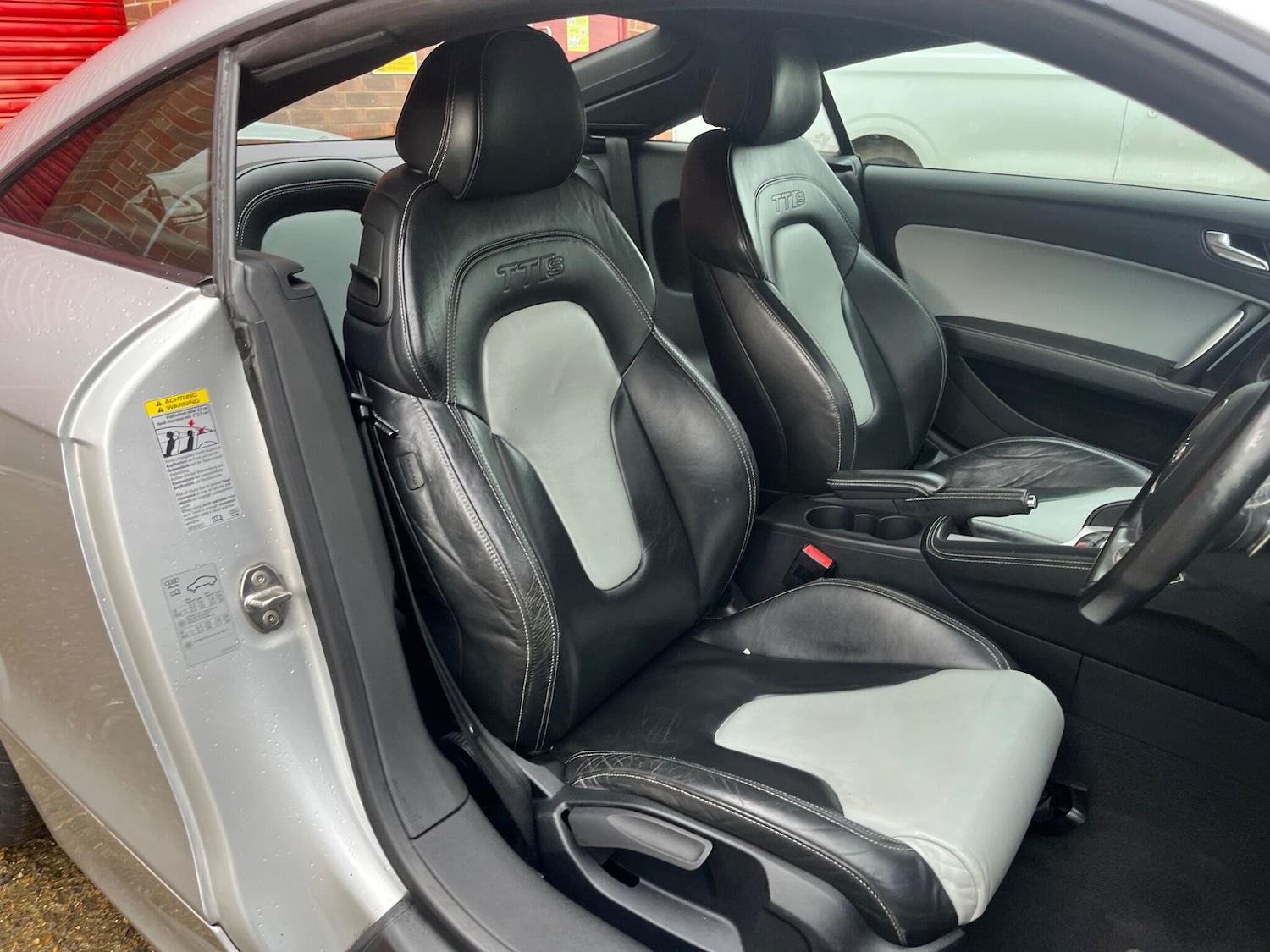 Used Audi TT 2011 for sale - 77305335: Photo 32