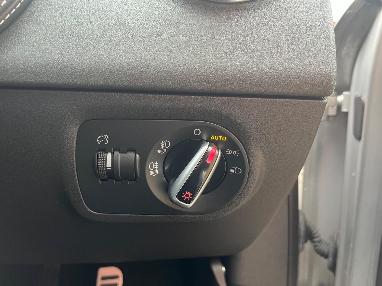 Used Audi TT 2011 for sale - 77305335: Photo 40