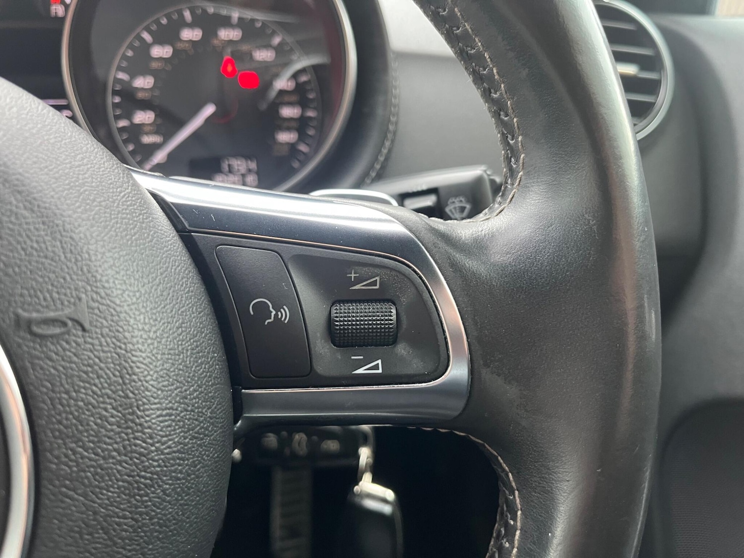 Used Audi TT 2011 for sale - 77305335: Photo 42