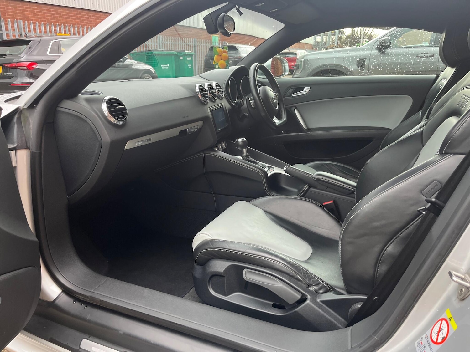 Used Audi TT 2011 for sale - 77305335: Photo 64