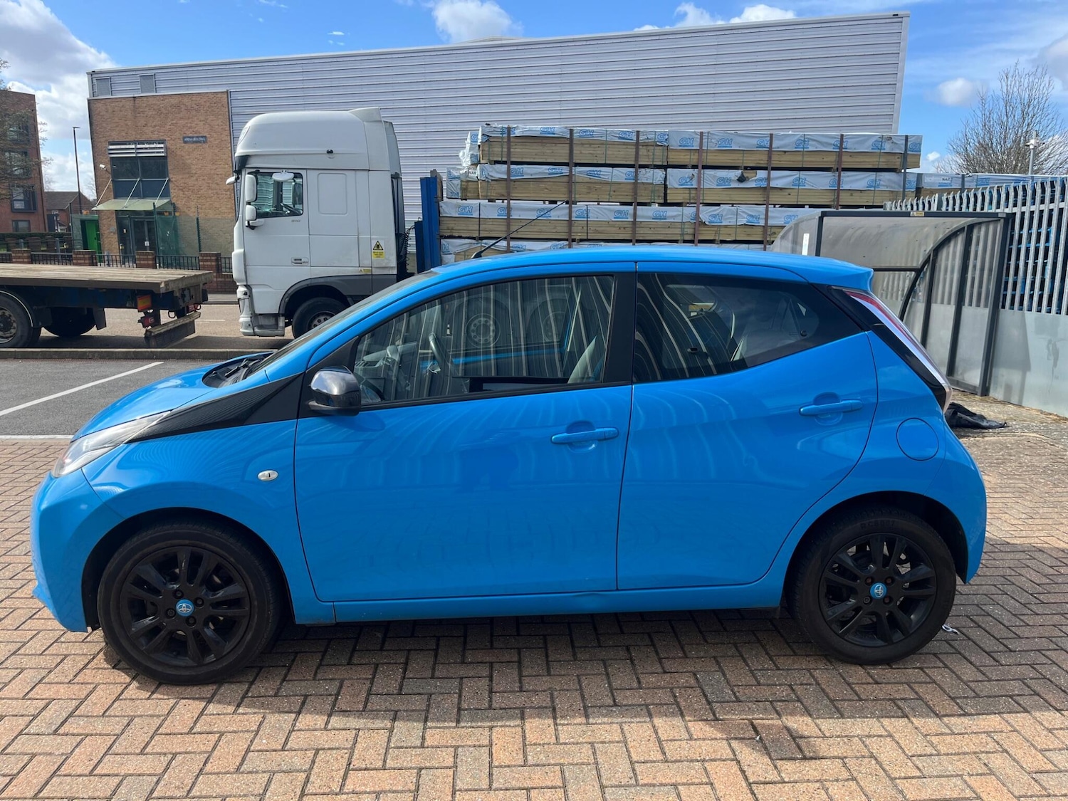 Used Toyota AYGO 2015 for sale - 77892539: Photo 20