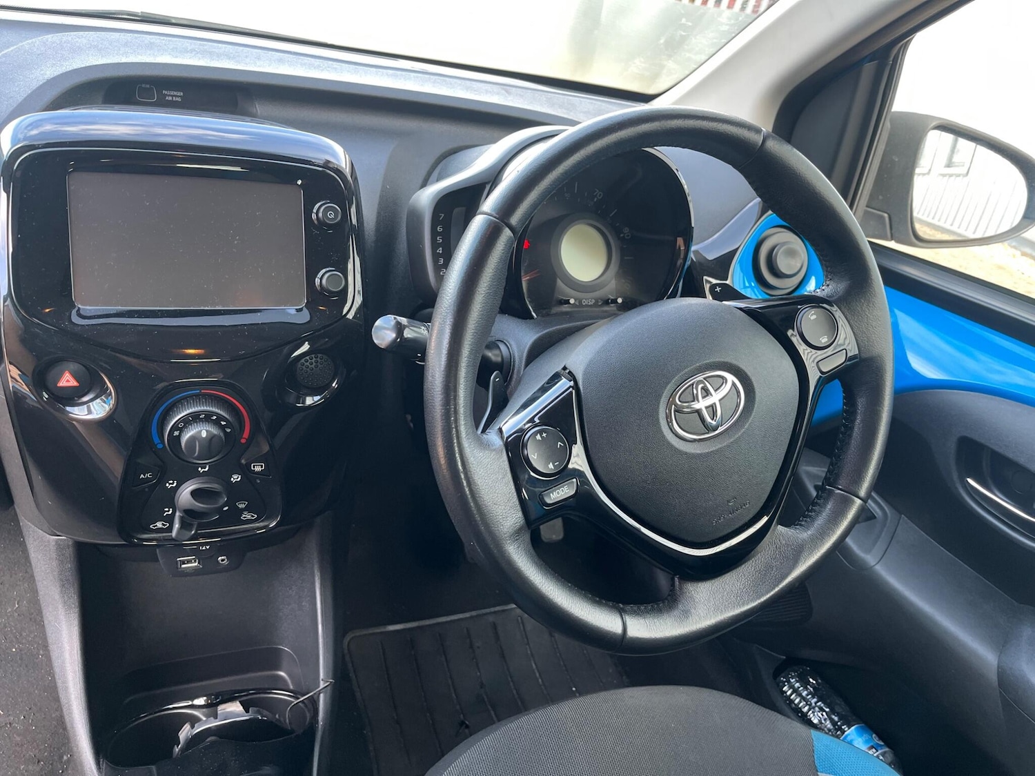 Used Toyota AYGO 2015 for sale - 77892539: Photo 75