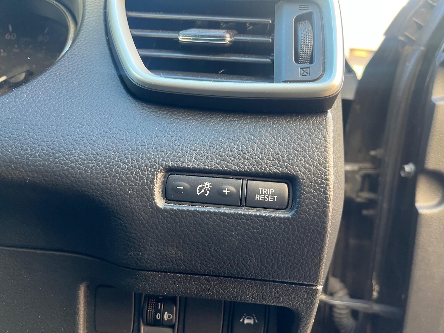 Used Nissan Qashqai 2015 for sale - 76781264: Photo 41