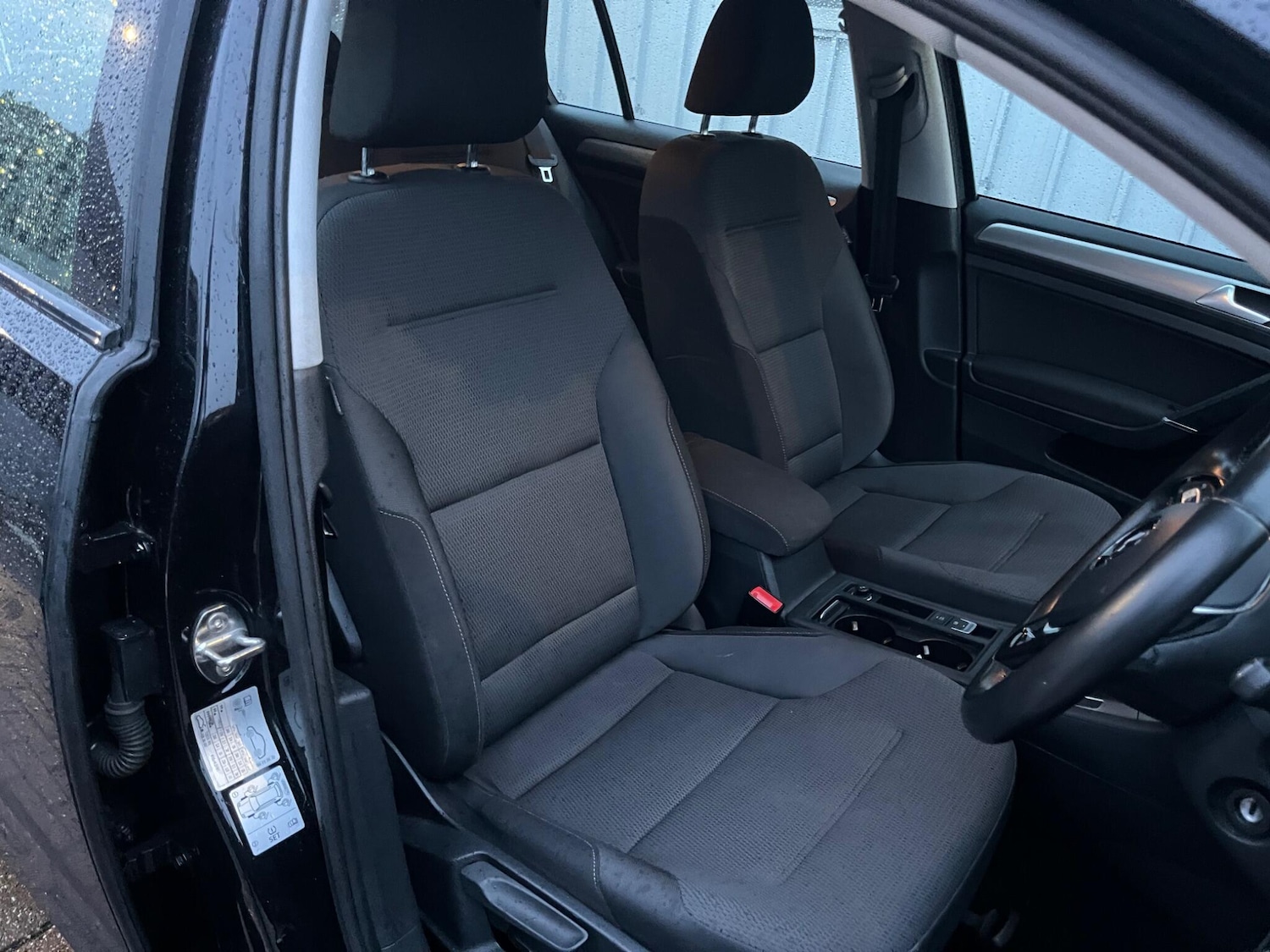 Used Volkswagen Golf 2016 for sale - 77468929: Photo 40