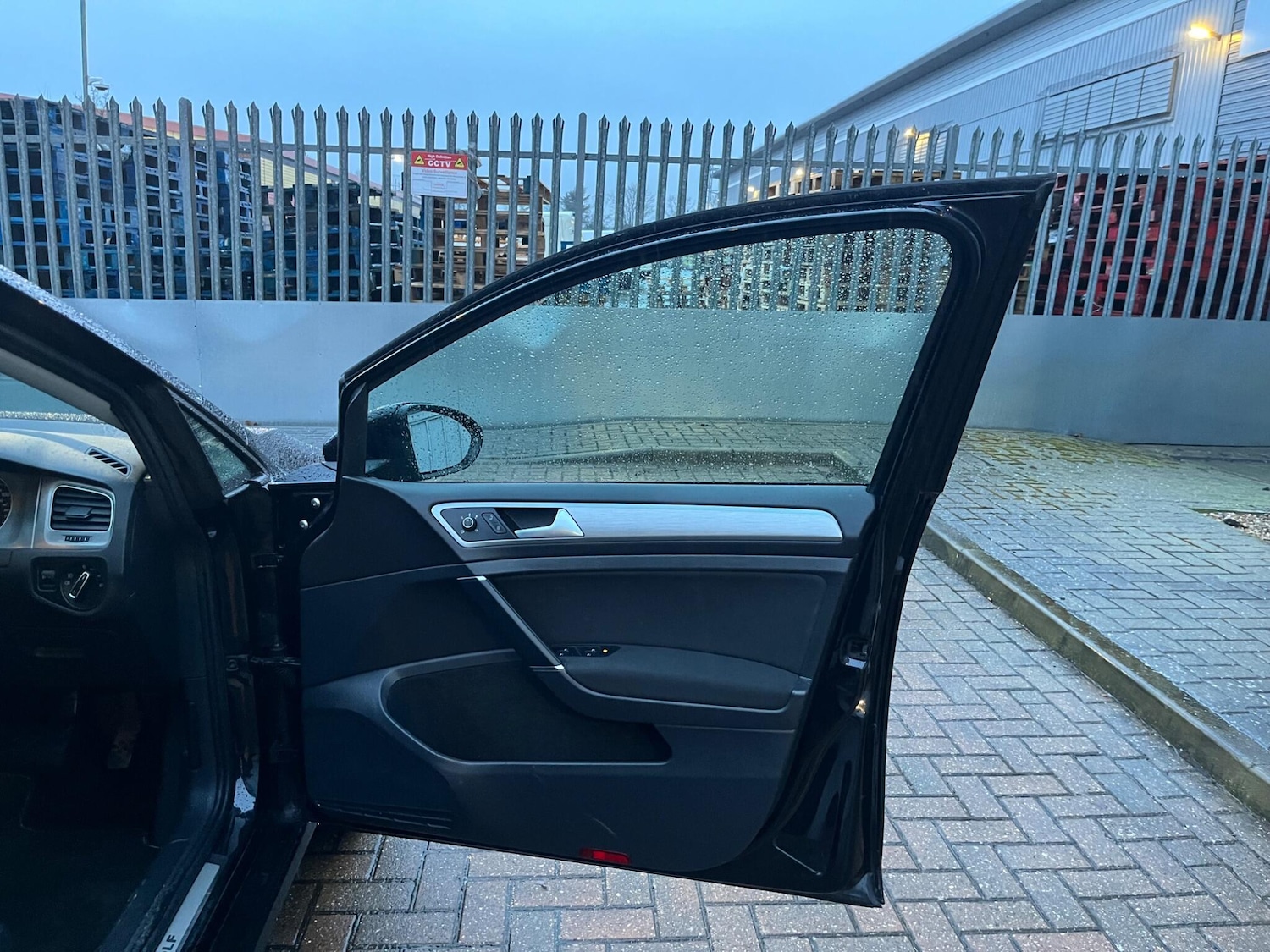 Used Volkswagen Golf 2016 for sale - 77468929: Photo 61