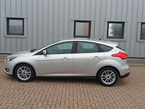 Used Ford Focus 2015 for sale - 76238938: Photo 11
