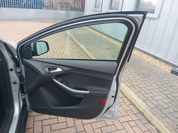 Used Ford Focus 2015 for sale - 76238938: Photo 30