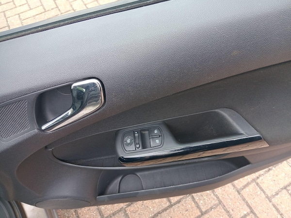 Used Vauxhall Corsa 2012 for sale - 75614012: Photo 16