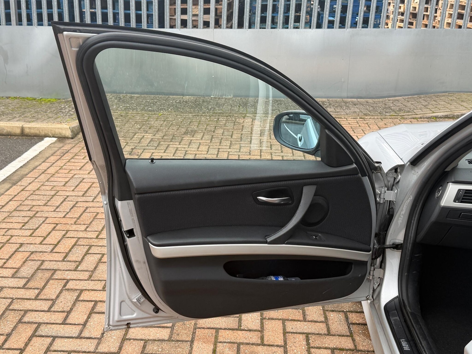 Used BMW 3 Series 2010 for sale - 76727727: Photo 31