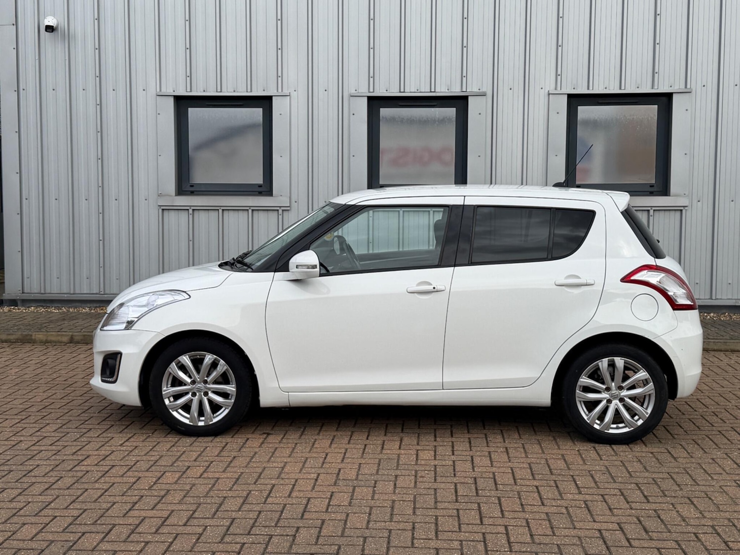 Used Suzuki Swift 2016 for sale - 77882303: Photo 10