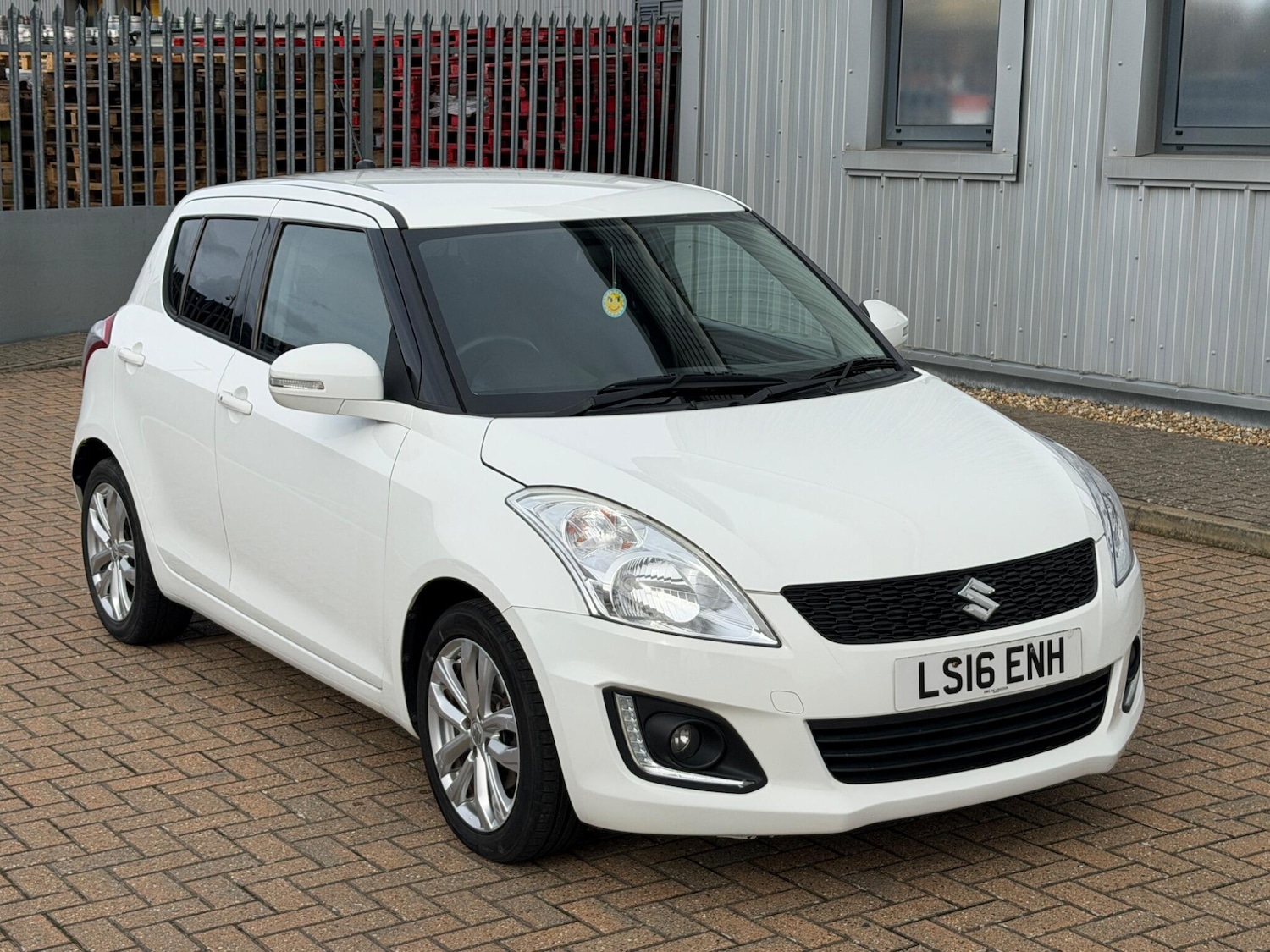 Used Suzuki Swift 2016 for sale - 77882303: Photo 2