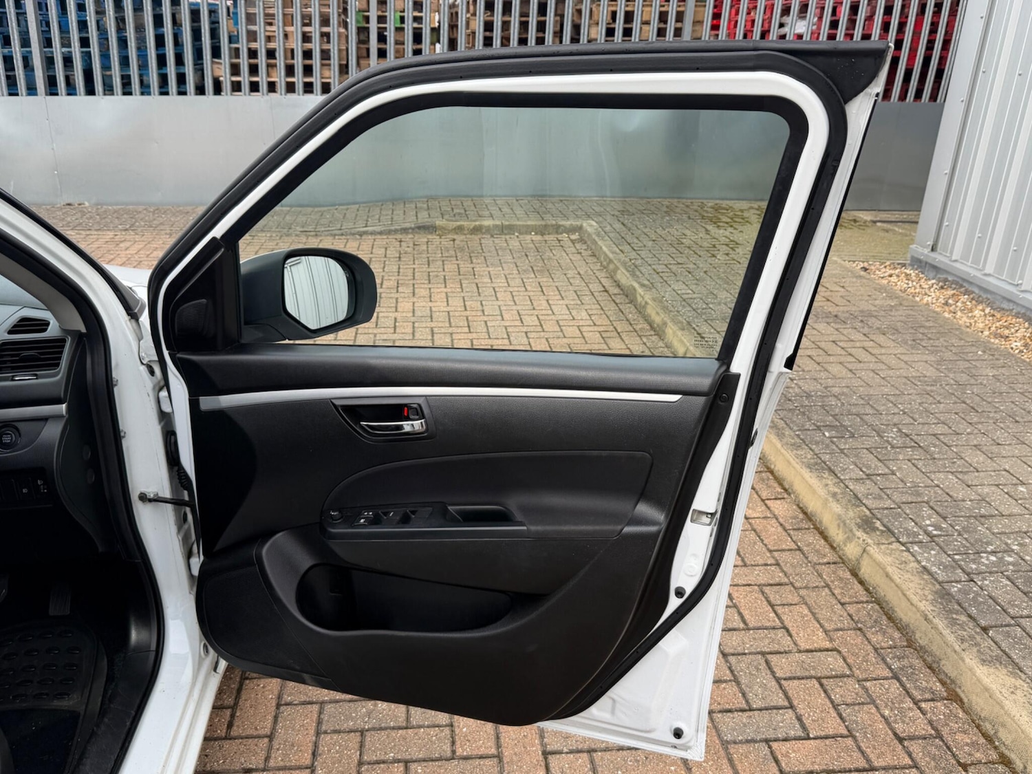 Used Suzuki Swift 2016 for sale - 77882303: Photo 40