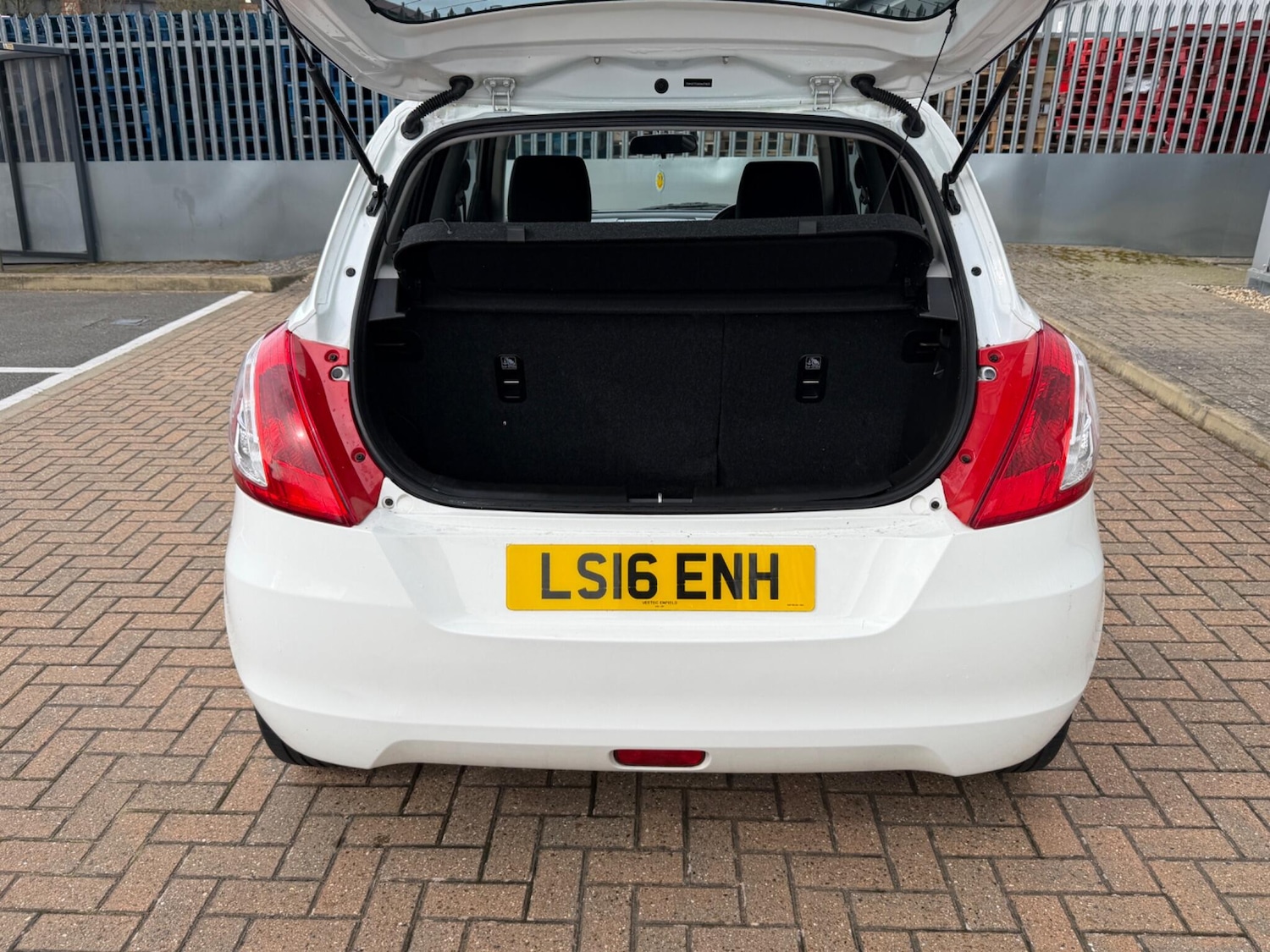 Used Suzuki Swift 2016 for sale - 77882303: Photo 52