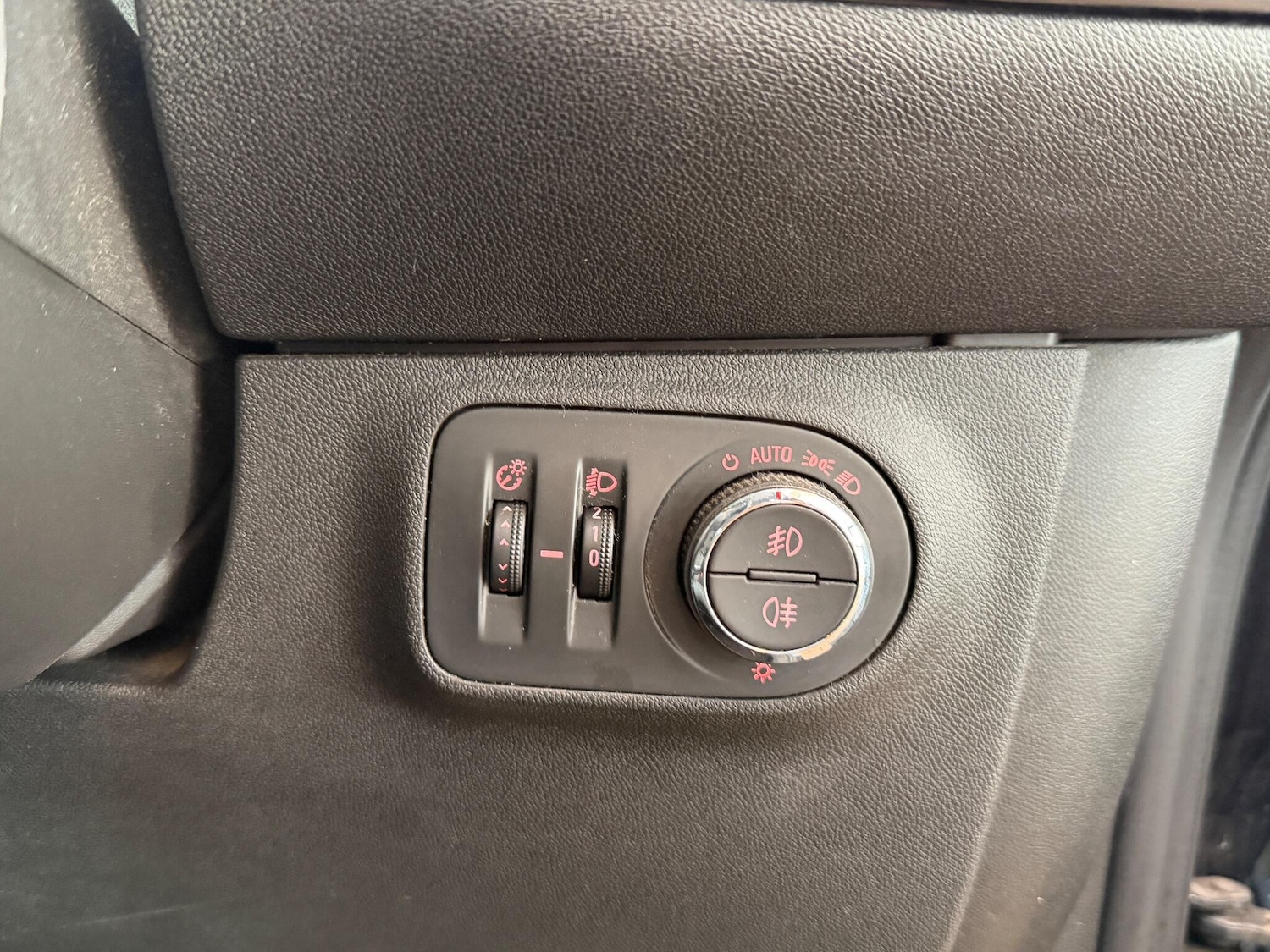 Used Vauxhall Corsa 2018 for sale - 76992652: Photo 31