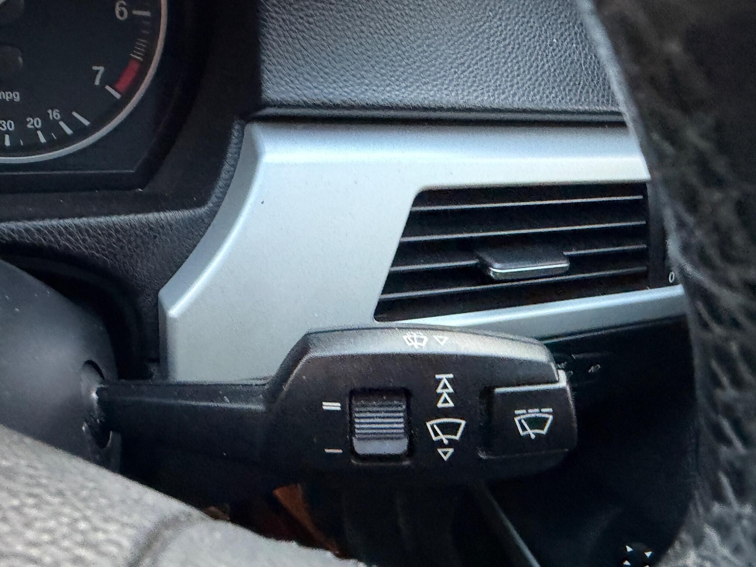 Used BMW 3 Series 2011 for sale - 76620508: Photo 36