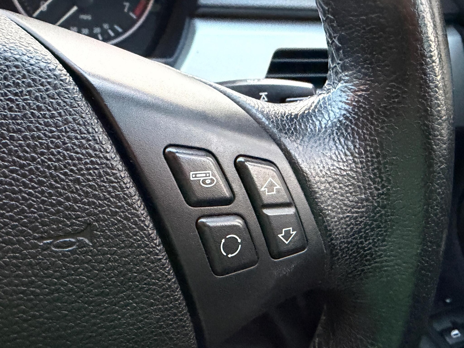 Used BMW 3 Series 2011 for sale - 76620508: Photo 37