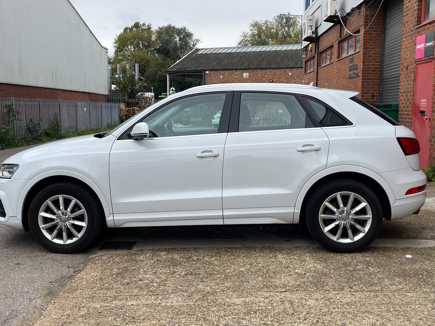Used Audi Q3 2015 for sale - 76423236: Photo 16