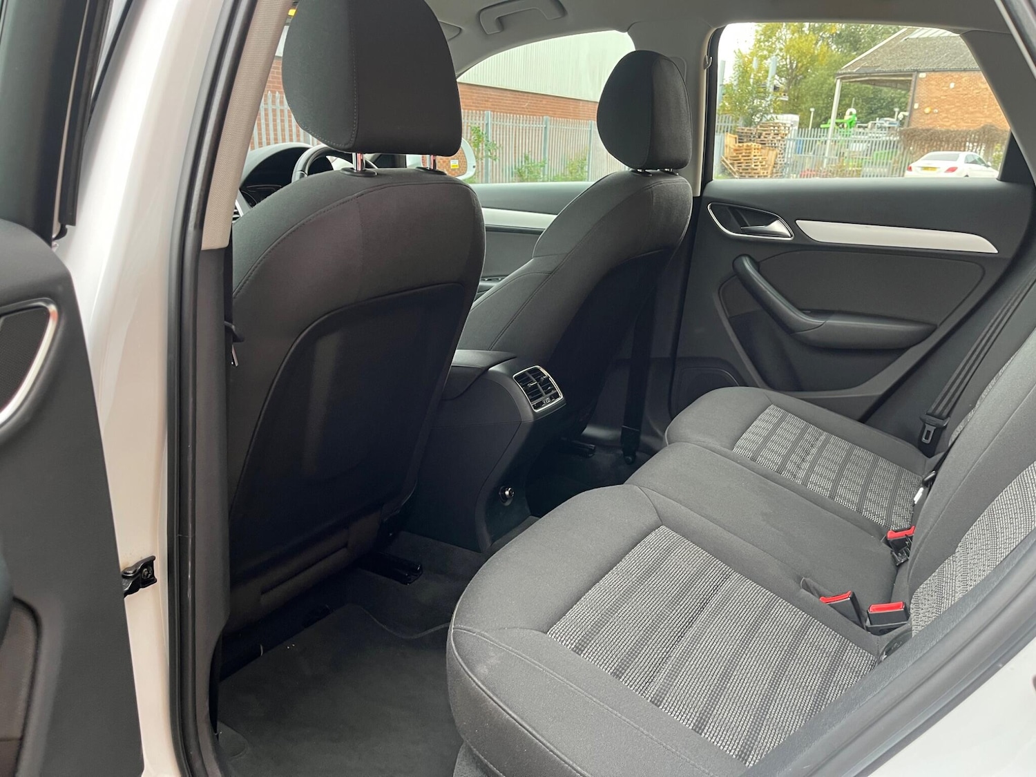 Used Audi Q3 2015 for sale - 76423236: Photo 36