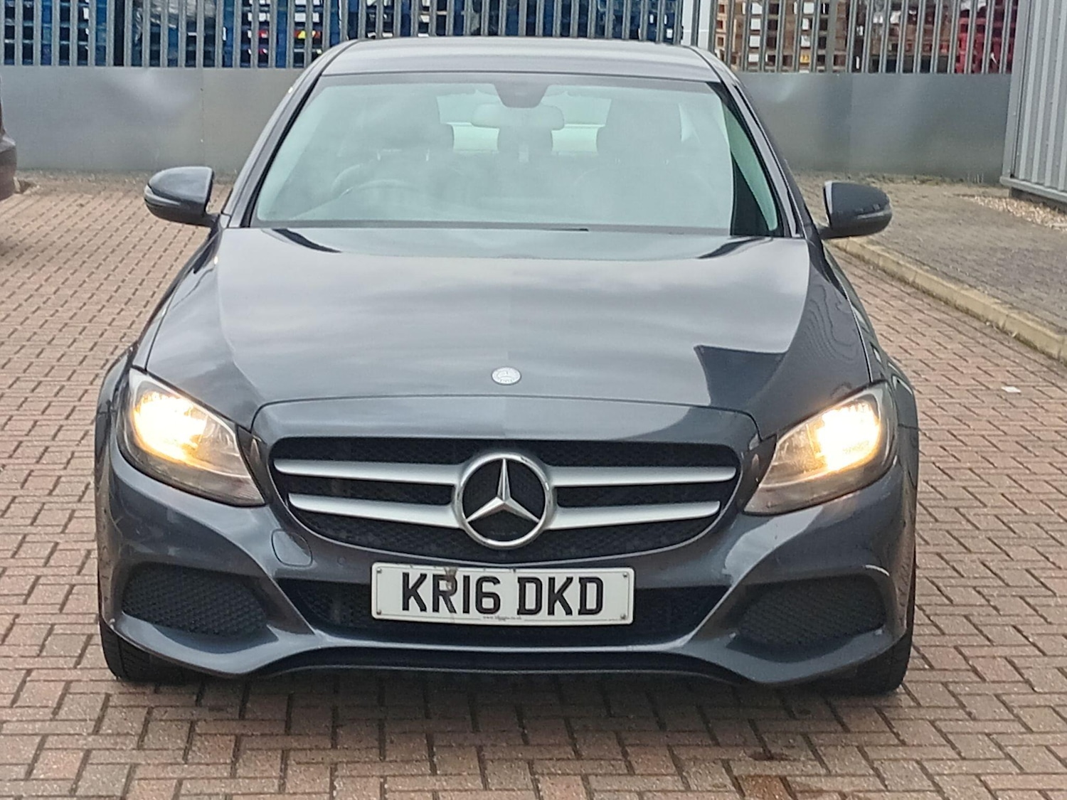 Used Mercedes-Benz C Class 2016 for sale - 76094359: Photo 5