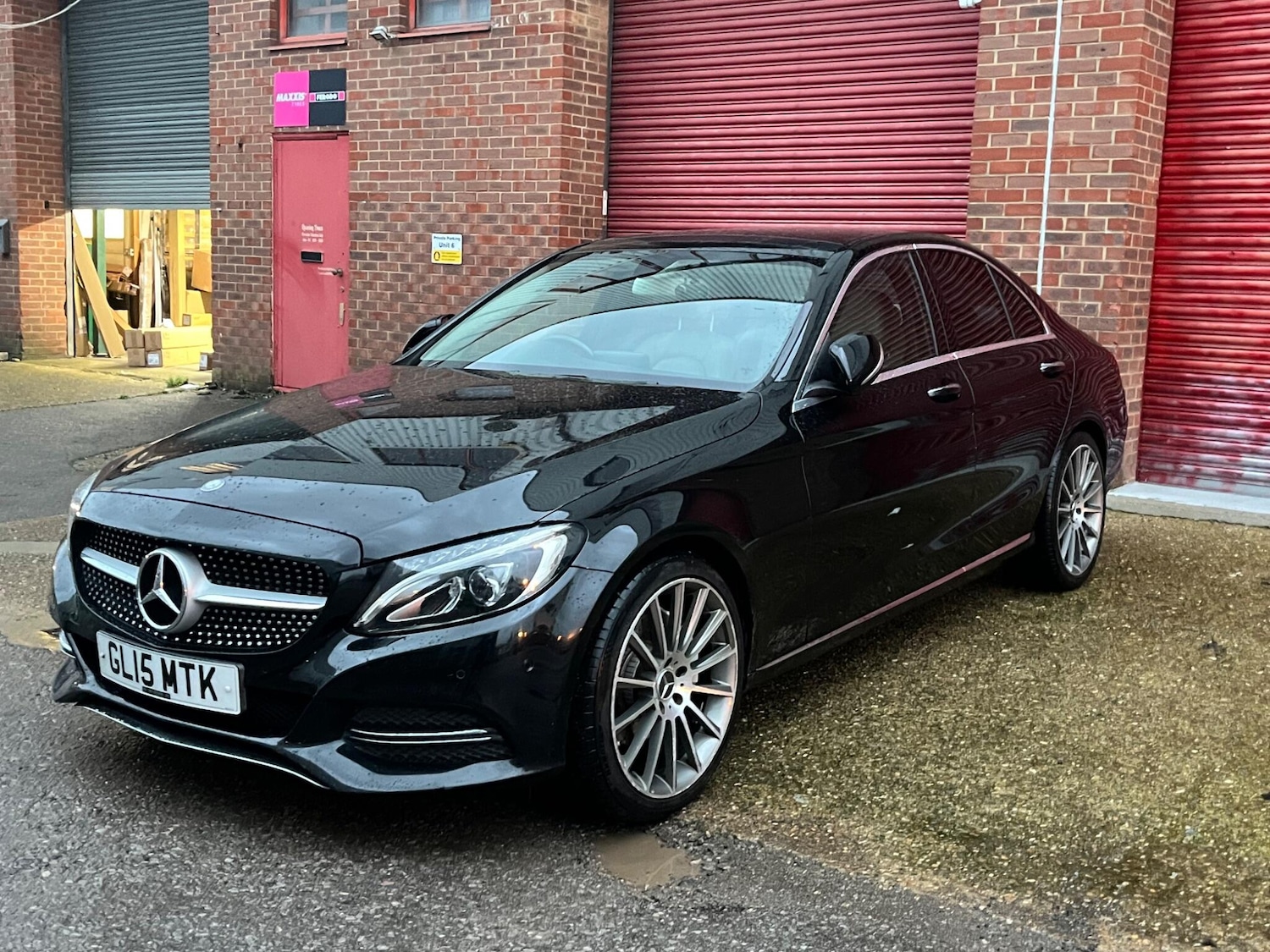 Used Mercedes-Benz C Class 2015 for sale - 76597307: Photo 3