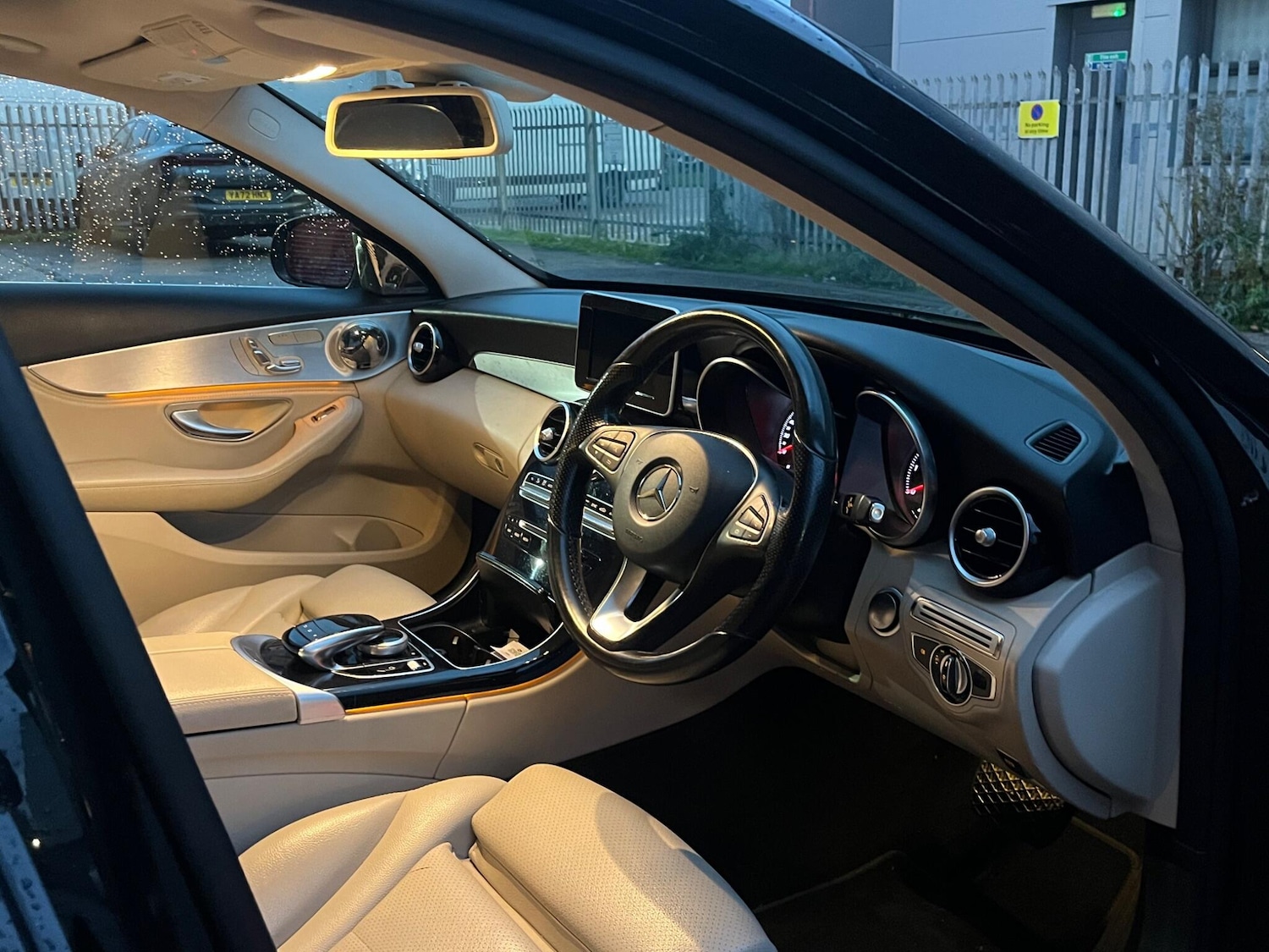 Used Mercedes-Benz C Class 2015 for sale - 76597307: Photo 37