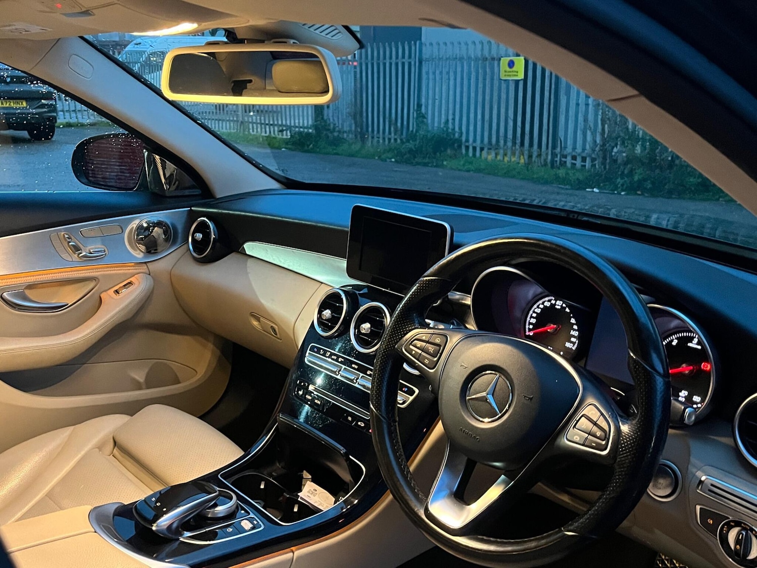 Used Mercedes-Benz C Class 2015 for sale - 76597307: Photo 38