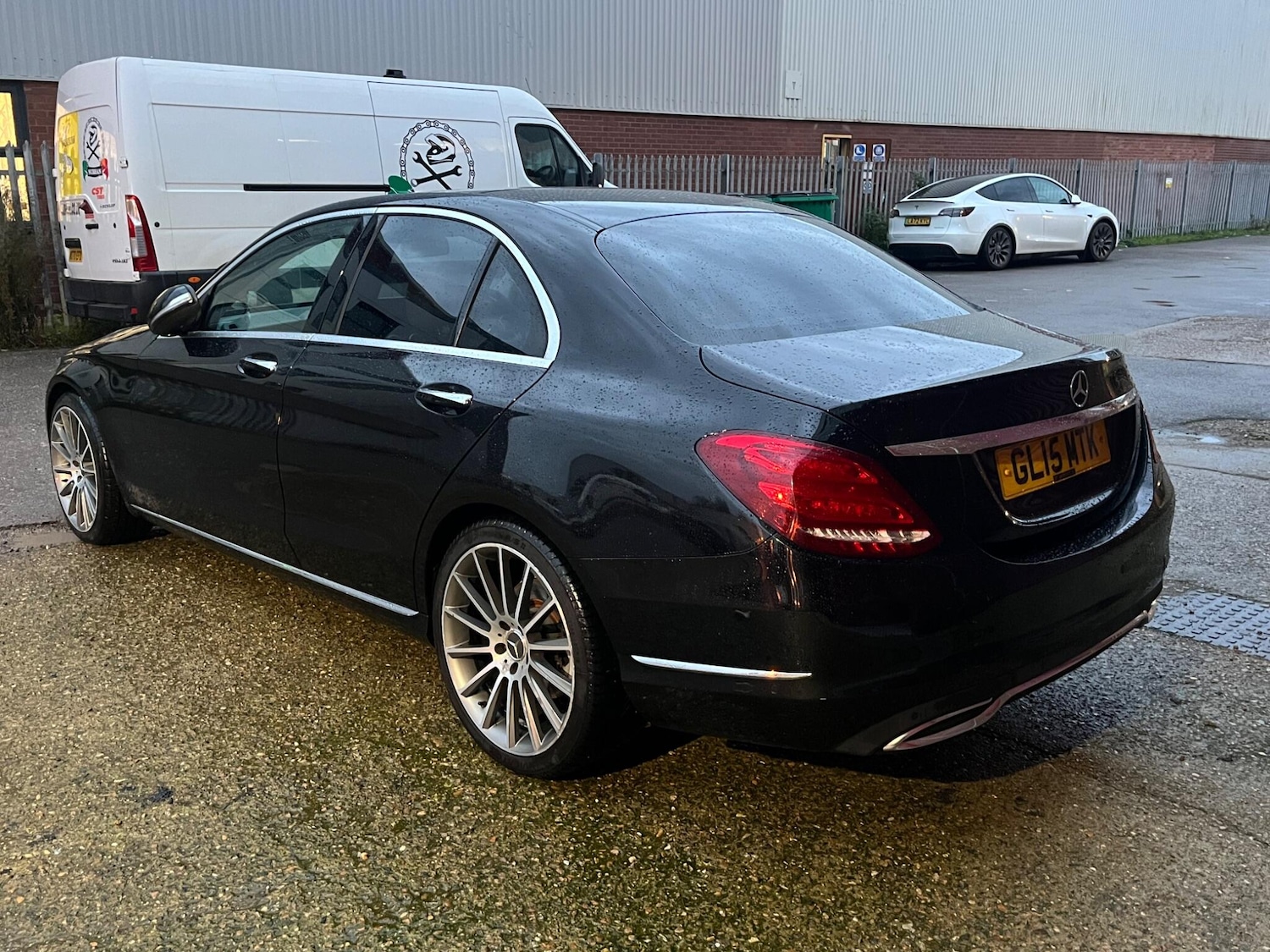 Used Mercedes-Benz C Class 2015 for sale - 76597307: Photo 4