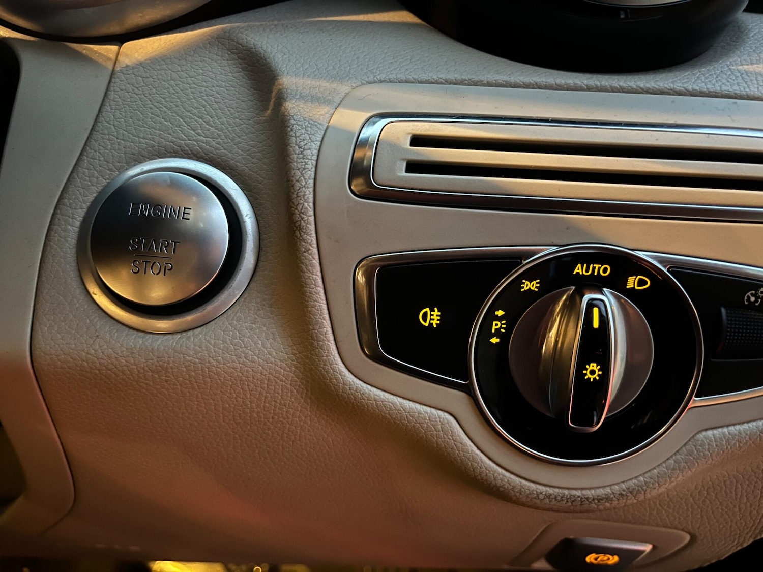 Used Mercedes-Benz C Class 2015 for sale - 76597307: Photo 49