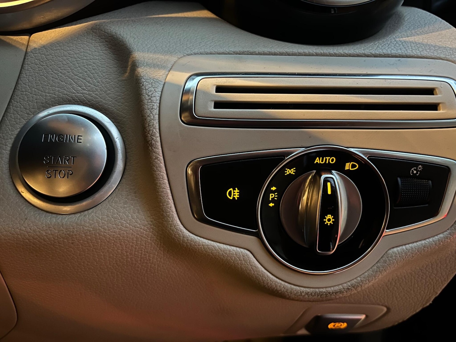 Used Mercedes-Benz C Class 2015 for sale - 76597307: Photo 50