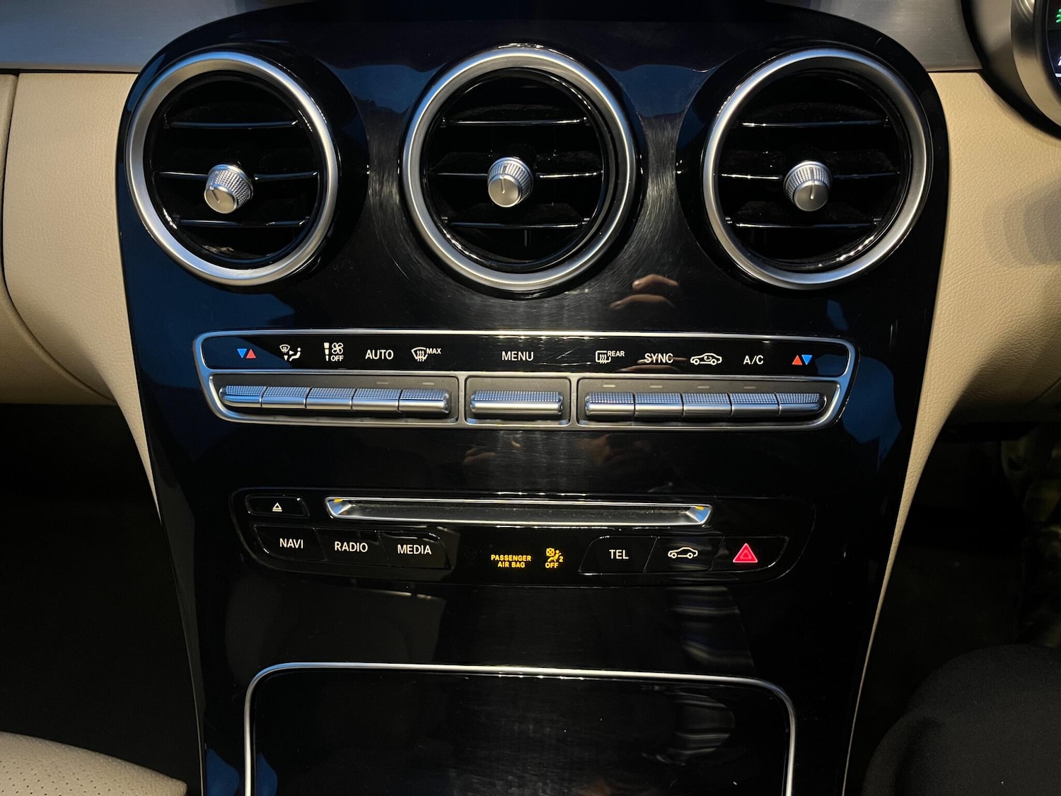 Used Mercedes-Benz C Class 2015 for sale - 76597307: Photo 70